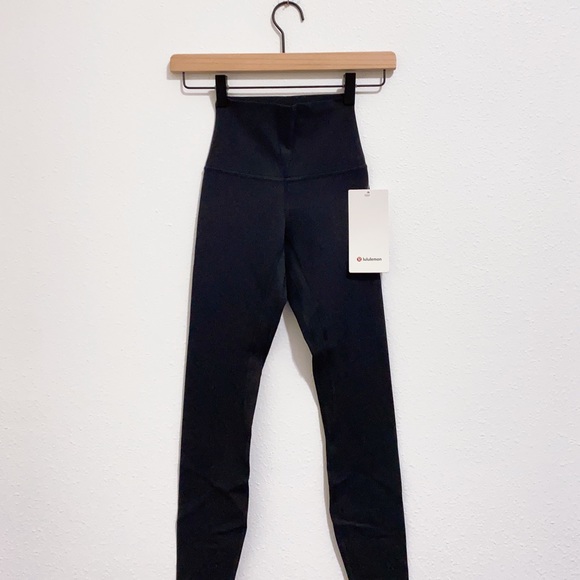 NWT Lululemon Align HR Pant 25” in Black - Picture 2 of 5